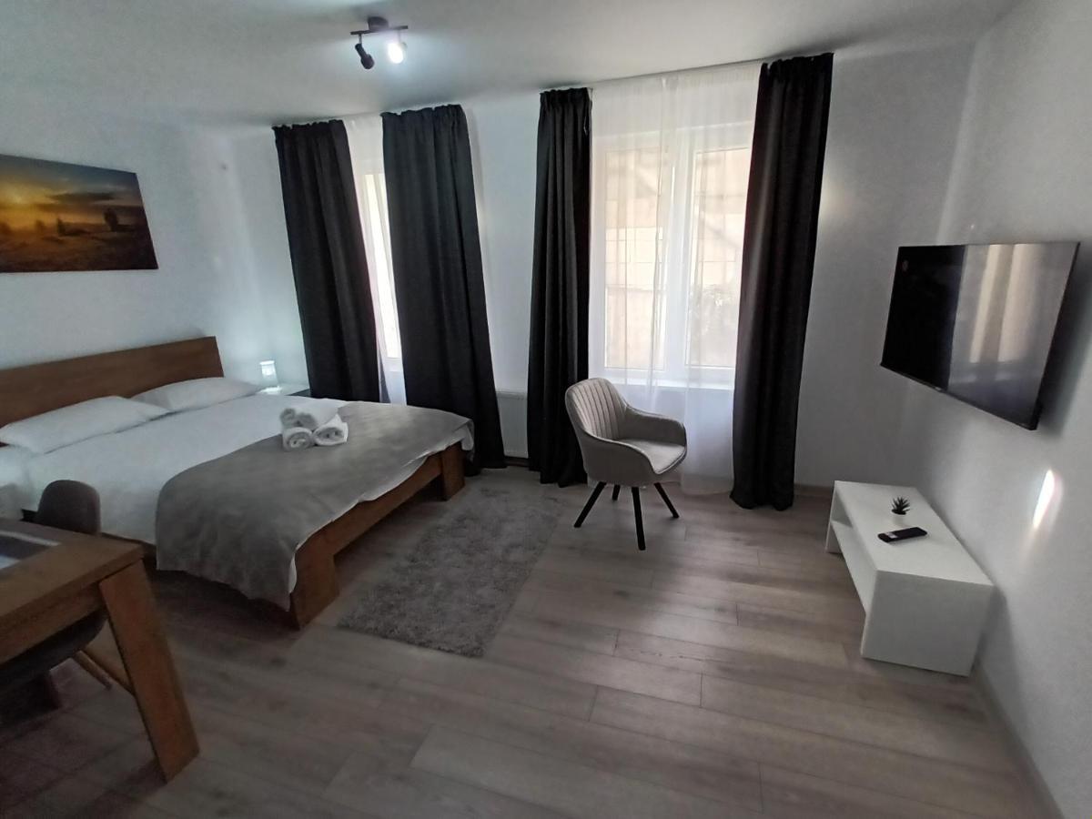 Old Town Studio Apartments Baia Mare Eksteriør billede
